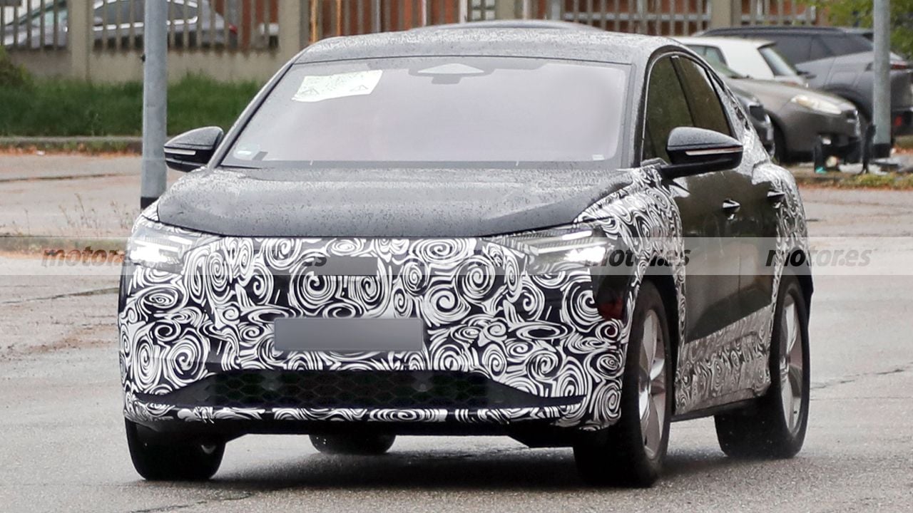 Fotos Espía Del Audi Q4 Sportback Facelift 2026, Pequeños Retoques Por Fuera Y Grandes Cambios Por Dentro