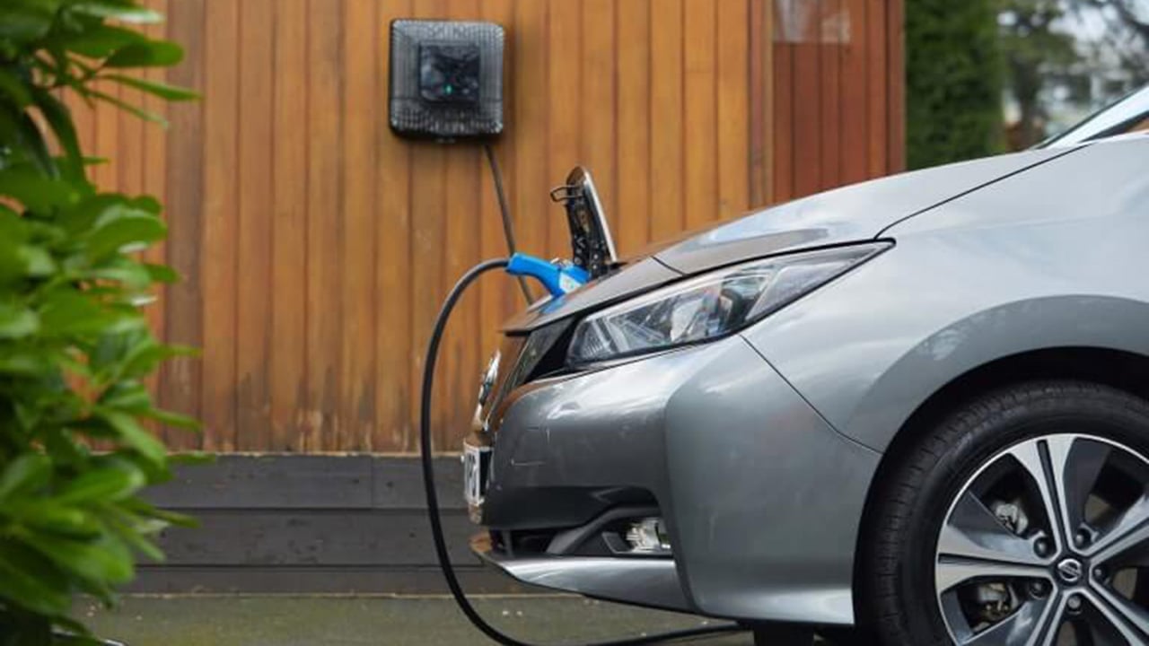 Cuando Se Va La Luz, El Coche Eléctrico Puede Salvarte: Así Funcionan Las Tecnologías V2G, V2H Y V2L En Un Apagón