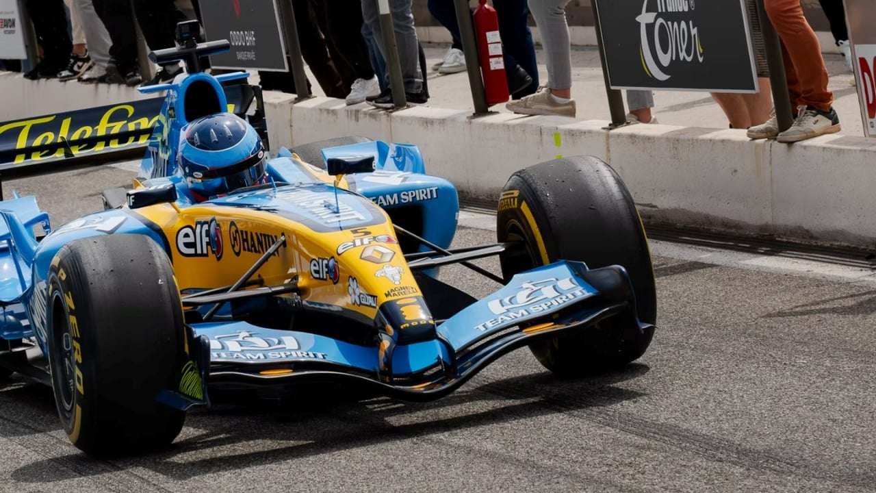 Muere Una Leyenda, El Renault R25 De Fernando Alonso
