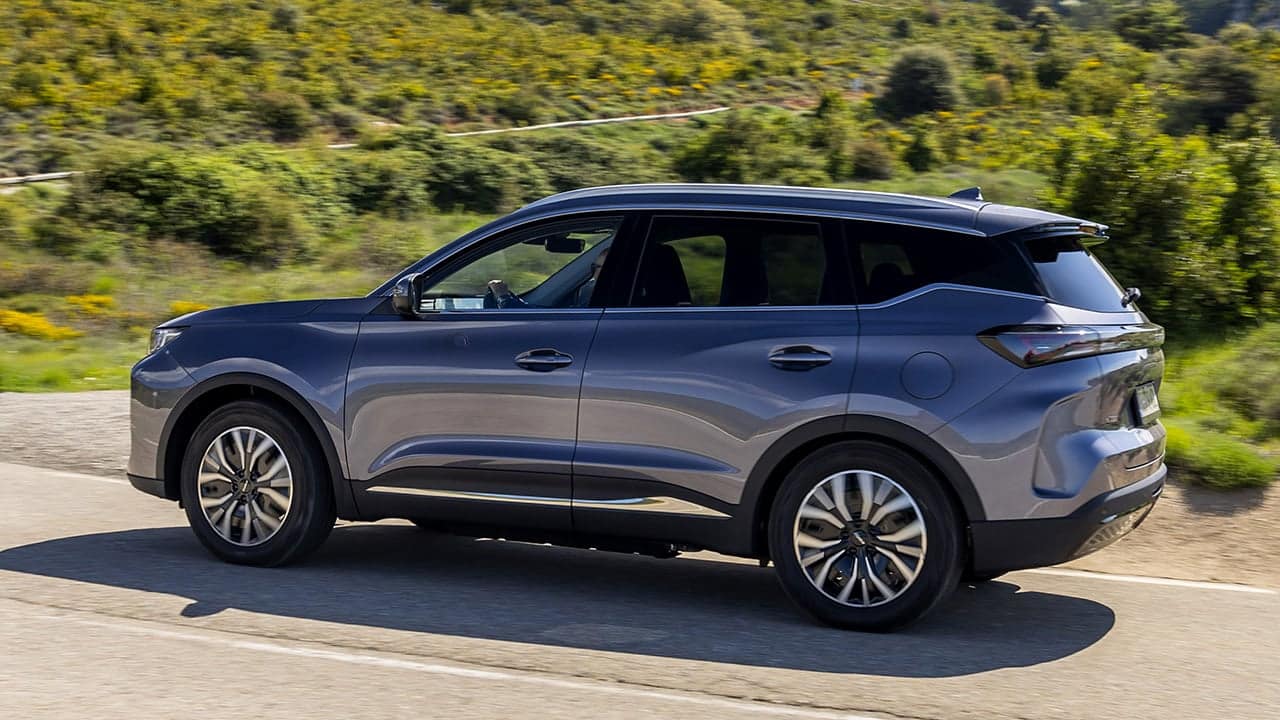 El Nuevo Suv Español Con Motor Híbrido Que Hace 90 Km Sin Gastar Gasolina Está En Oferta Con 4.000 € De Descuento