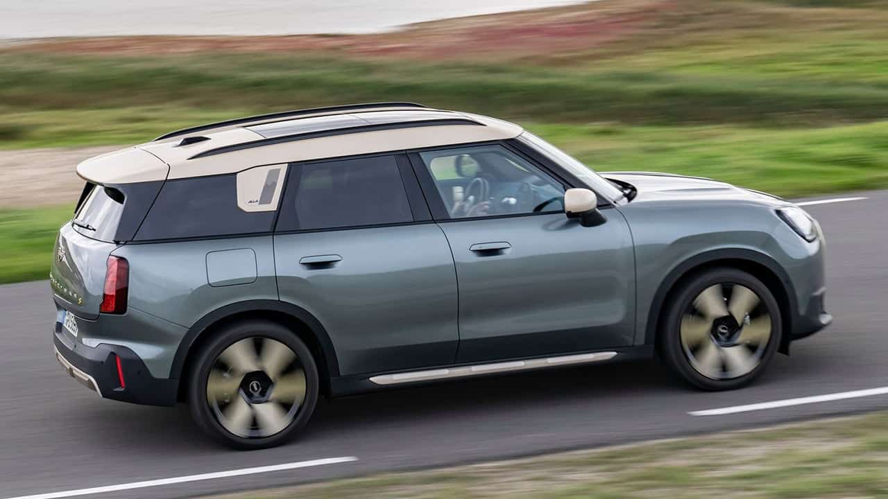 Es El Suv Con Aspecto De 4X4 Y Etiqueta Cero Temido En Mercedes Y Lexus, Ahora Tiene 7.000 € De Descuento