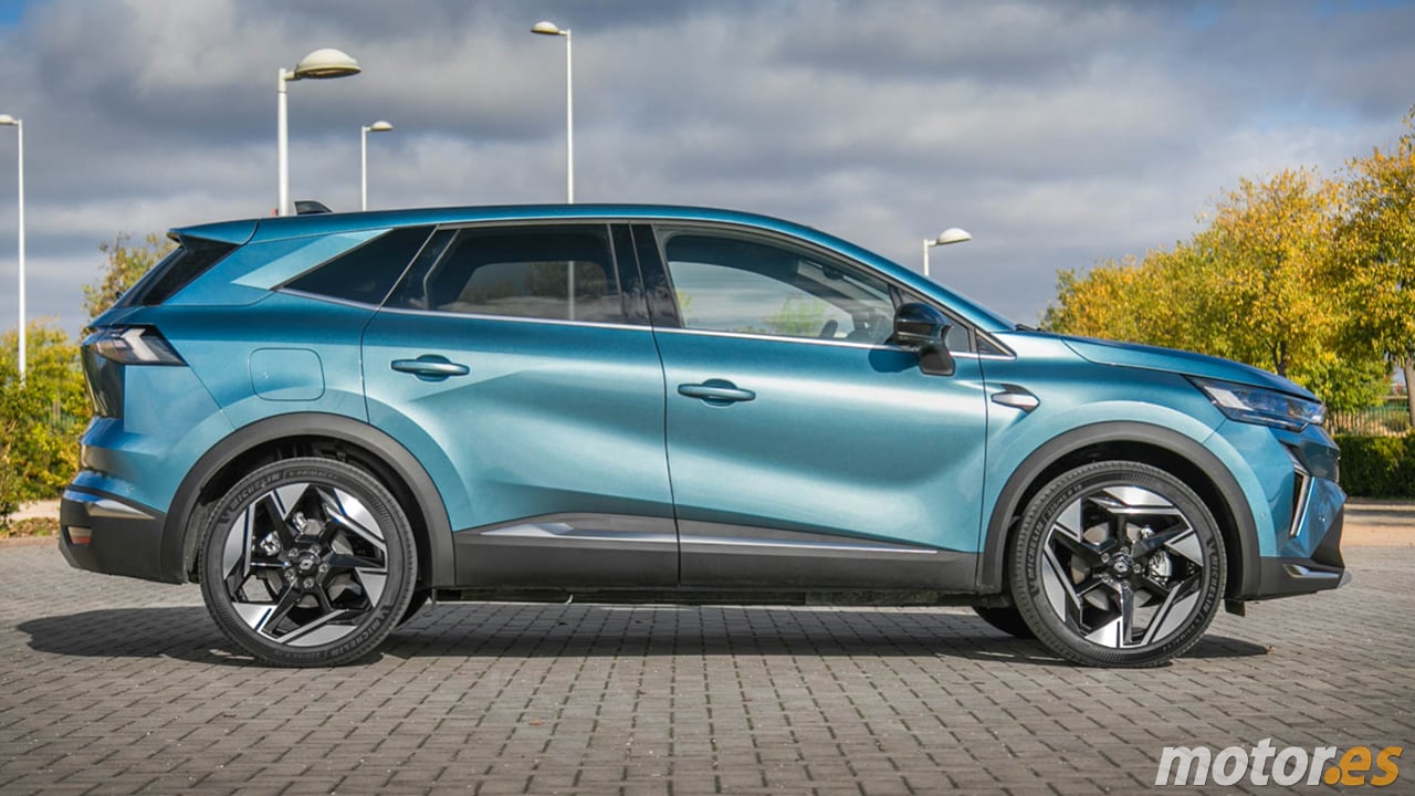 El Suv Híbrido Que Toyota No Esperaba Se Hace En España Y, Con 4.000 € De Descuento, Tiene Un Precio Que Hyundai No Puede Mejorar