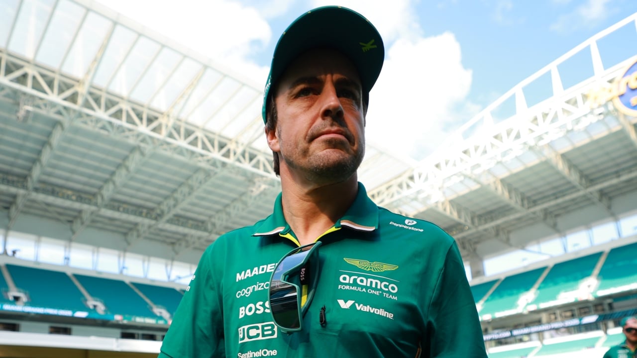 Le Preguntan A Alonso Por La Embestida De Lawson, Pero Es Aston Martin Quien Recibe Un Merecidísimo Palo