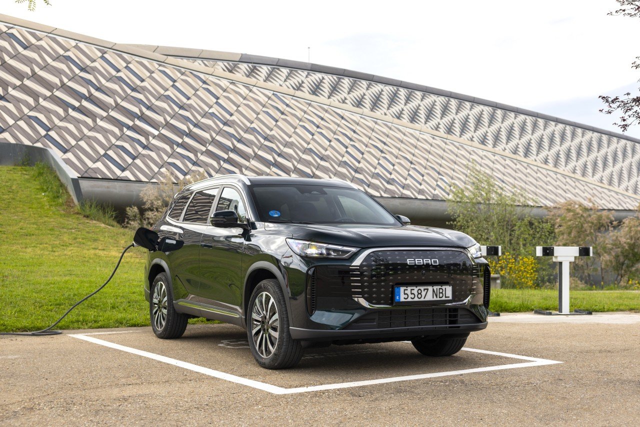 Pruebo Los Phev De Ebro: Así Rinden Los S700 Y S800 Con Etiqueta Cero Y Precio Ajustado