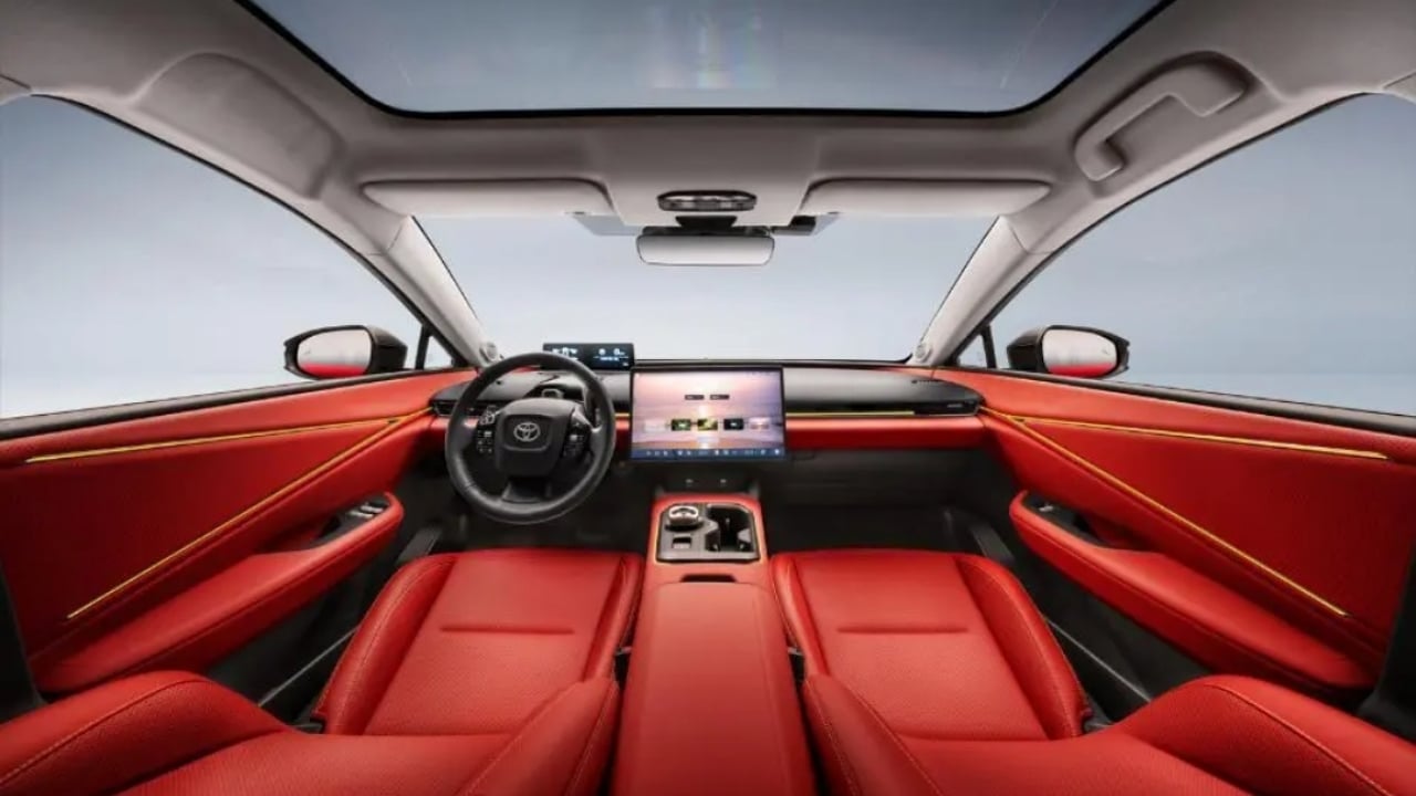 Toyota Empieza A Fabricar Su Coche Eléctrico Más Atractivo Con Las Baterías De Su Mayor Rival
