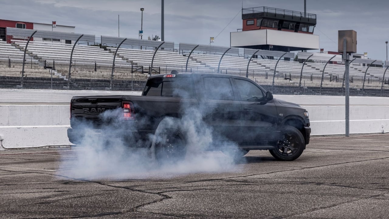 El Pueblo Ha Hablado, Tras El Fracaso Con Sus Muscle Car Eléctricos, Dodge Vuelve Al Hemi V8 De 5.700 Cc 1 El Pueblo Ha Hablado, Tras El Fracaso Con Sus Muscle Car Eléctricos, Dodge Vuelve Al Hemi V8 De 5.700 Cc