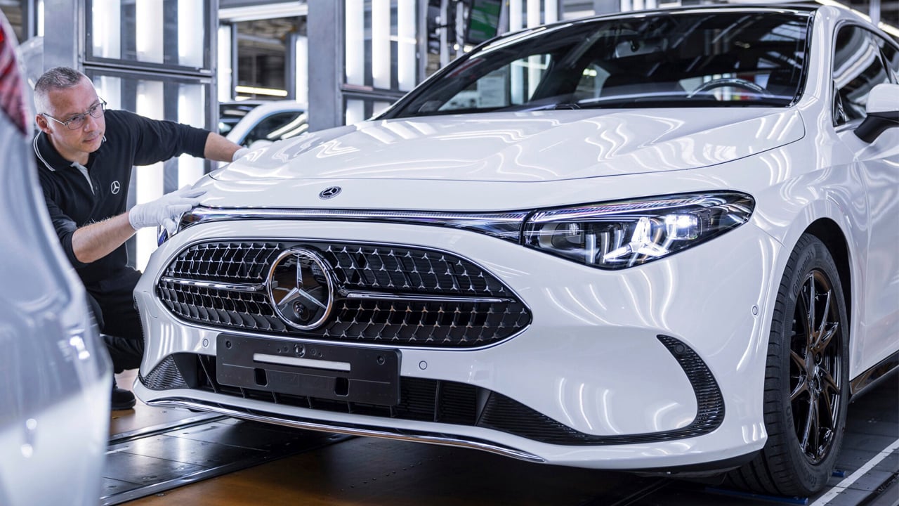 Mercedes Fabrica El Nuevo Cla Eléctrico… Y También El Híbrido, Pero Lo &Quot;Congela&Quot; (Y No Por Problemas Técnicos)