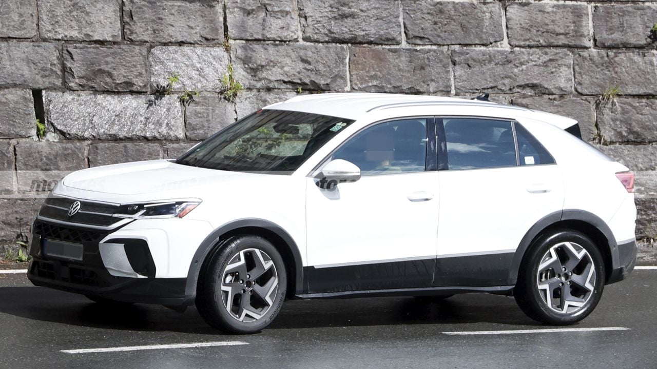 El Nuevo T-Roc 2026 Aparece Donde (Y Como) Nadie Lo Esperaba, Volkswagen No Lo Ha Podido Evitar 1 El Nuevo T-Roc 2026 Aparece Donde (Y Como) Nadie Lo Esperaba, Volkswagen No Lo Ha Podido Evitar