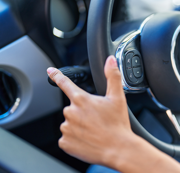 Cinco Malos H&Aacute;Bitos Al Volante